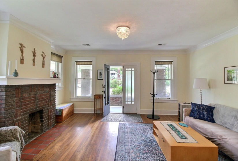 683 MCLEAN BLVD, Memphis, Tennessee 38107, 3 Bedrooms Bedrooms, 6 Rooms Rooms,1 BathroomBathrooms,Residential,For Sale,MCLEAN,10222635