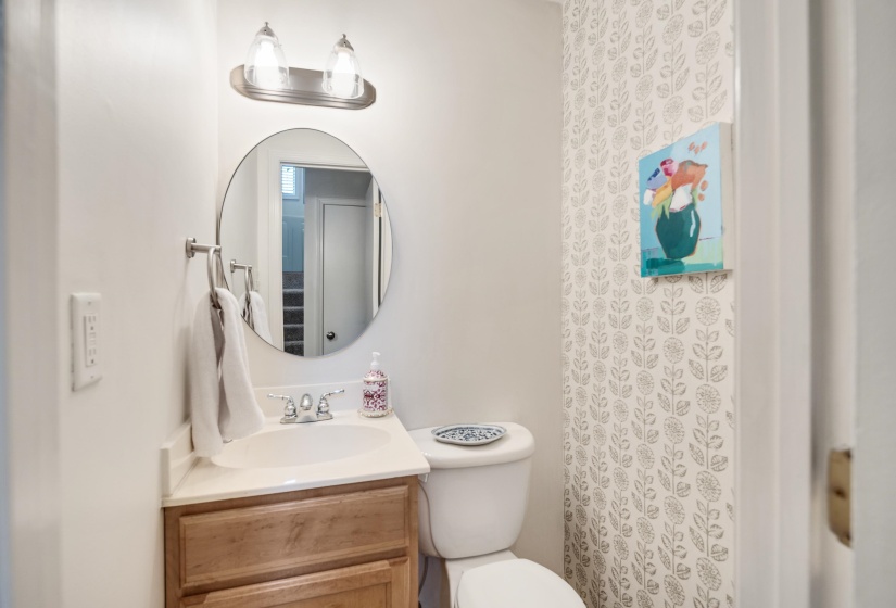 Half bathroom downstairs is freshly painted!