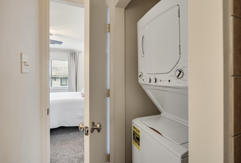Stacked washer & dryer stay
