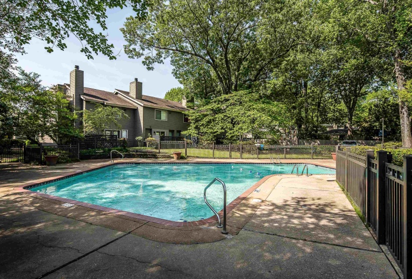 1812 CROSSFLOWER CV, Germantown, Tennessee 38138, 1 Bedroom Bedrooms, 4 Rooms Rooms,1.1 BathroomsBathrooms,Residential,For Sale,CROSSFLOWER,10222639