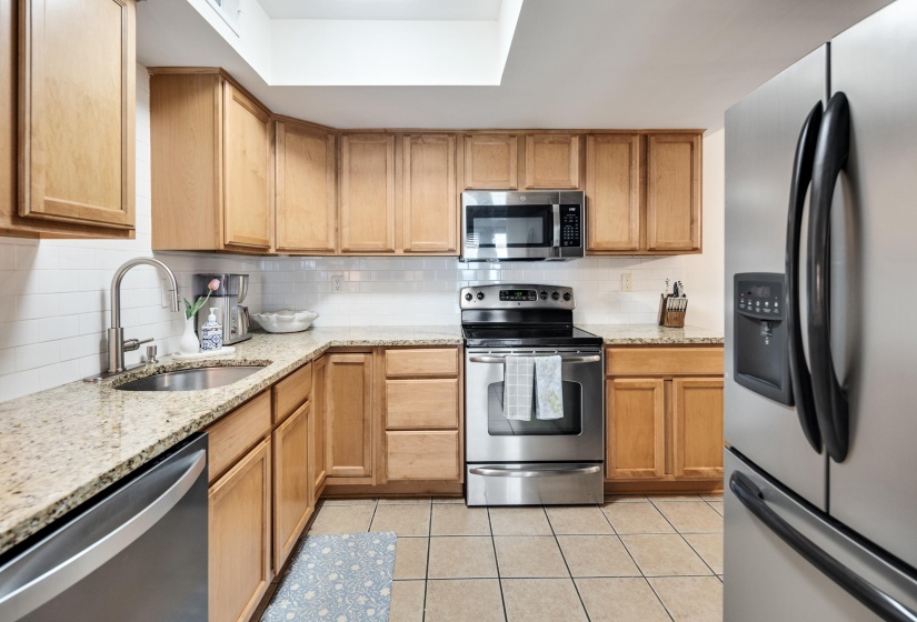 1812 CROSSFLOWER CV, Germantown, Tennessee 38138, 1 Bedroom Bedrooms, 4 Rooms Rooms,1.1 BathroomsBathrooms,Residential,For Sale,CROSSFLOWER,10222639