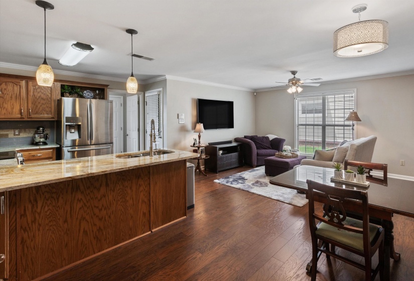 132 CENTER SPRINGS DR, Collierville, Tennessee 38017, 3 Bedrooms Bedrooms, 5 Rooms Rooms,2 BathroomsBathrooms,Residential,For Sale,CENTER SPRINGS,10222661