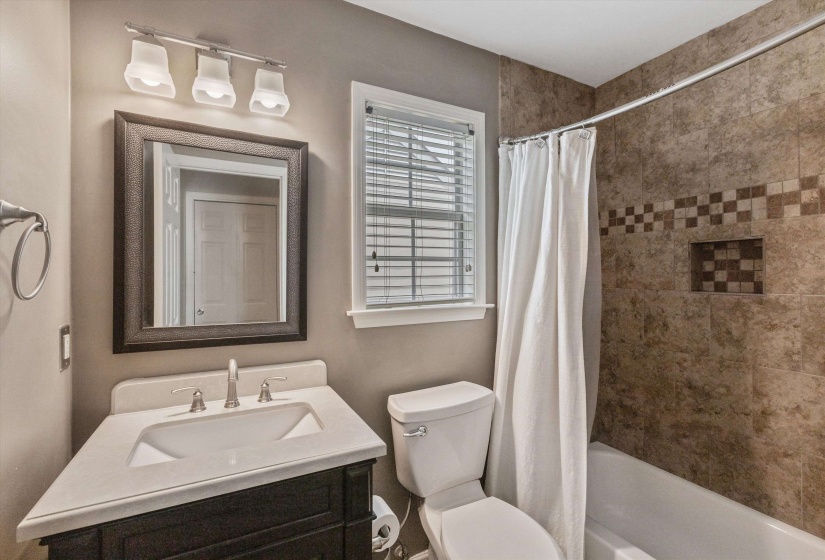 132 CENTER SPRINGS DR, Collierville, Tennessee 38017, 3 Bedrooms Bedrooms, 5 Rooms Rooms,2 BathroomsBathrooms,Residential,For Sale,CENTER SPRINGS,10222661