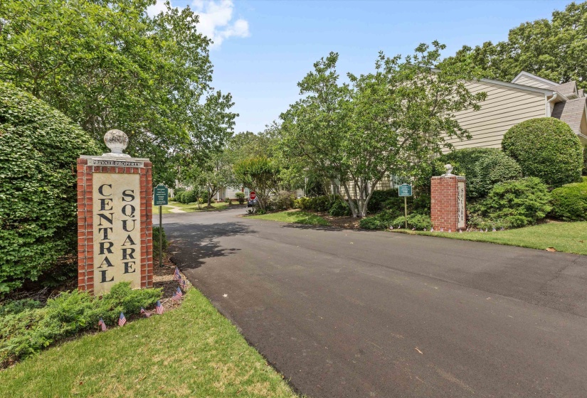 132 CENTER SPRINGS DR, Collierville, Tennessee 38017, 3 Bedrooms Bedrooms, 5 Rooms Rooms,2 BathroomsBathrooms,Residential,For Sale,CENTER SPRINGS,10222661