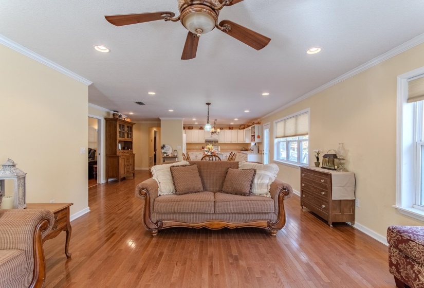 2411 KEAZEY HOLLOW RD, Waynesboro, Tennessee 38485, 4 Bedroom Bedrooms, 13 Room Rooms,3.2 BathroomBathrooms,Residential,For Sale,KEAZEY HOLLOW,0,10222670