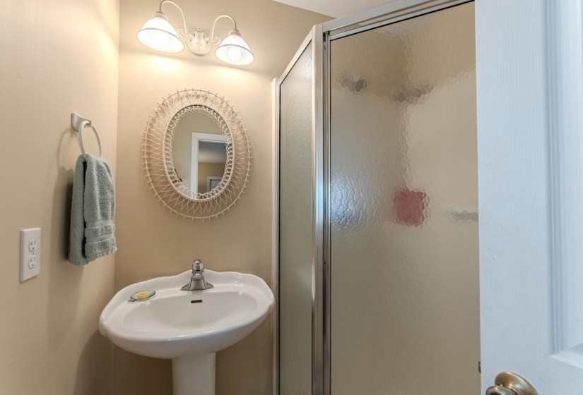 2411 KEAZEY HOLLOW RD, Waynesboro, Tennessee 38485, 4 Bedroom Bedrooms, 13 Room Rooms,3.2 BathroomBathrooms,Residential,For Sale,KEAZEY HOLLOW,0,10222670
