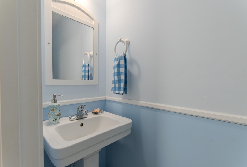 2411 KEAZEY HOLLOW RD, Waynesboro, Tennessee 38485, 4 Bedroom Bedrooms, 13 Room Rooms,3.2 BathroomBathrooms,Residential,For Sale,KEAZEY HOLLOW,0,10222670