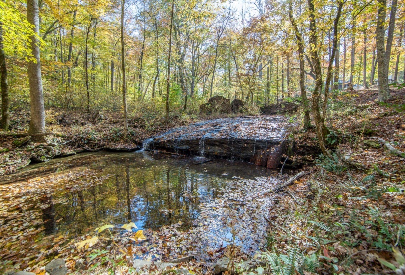 2411 KEAZEY HOLLOW RD, Waynesboro, Tennessee 38485, 4 Bedroom Bedrooms, 13 Room Rooms,3.2 BathroomBathrooms,Residential,For Sale,KEAZEY HOLLOW,0,10222670