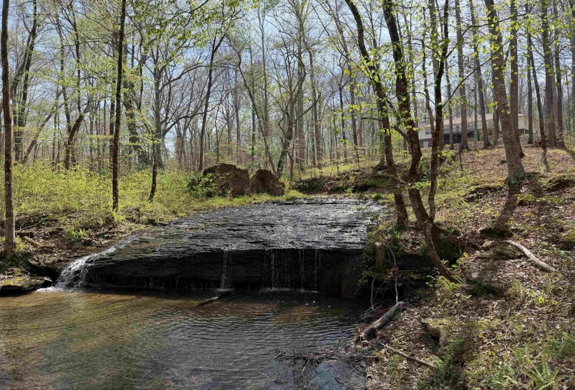 2411 KEAZEY HOLLOW RD, Waynesboro, Tennessee 38485, 4 Bedroom Bedrooms, 13 Room Rooms,3.2 BathroomBathrooms,Residential,For Sale,KEAZEY HOLLOW,0,10222670