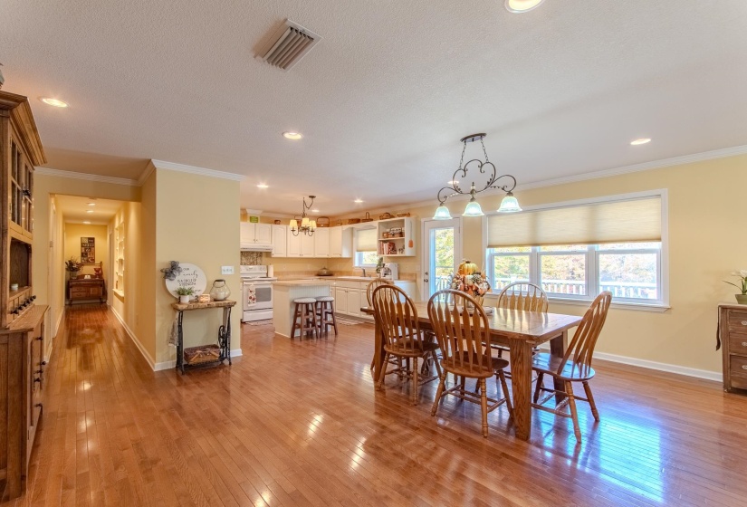 2411 KEAZEY HOLLOW RD, Waynesboro, Tennessee 38485, 4 Bedroom Bedrooms, 13 Room Rooms,3.2 BathroomBathrooms,Residential,For Sale,KEAZEY HOLLOW,0,10222670