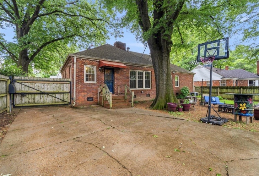 4816 WELCHSHIRE DR, Memphis, Tennessee 38117, 3 Bedroom Bedrooms, 7 Room Rooms,2 BathroomBathrooms,Residential,For Sale,WELCHSHIRE,0,10222679