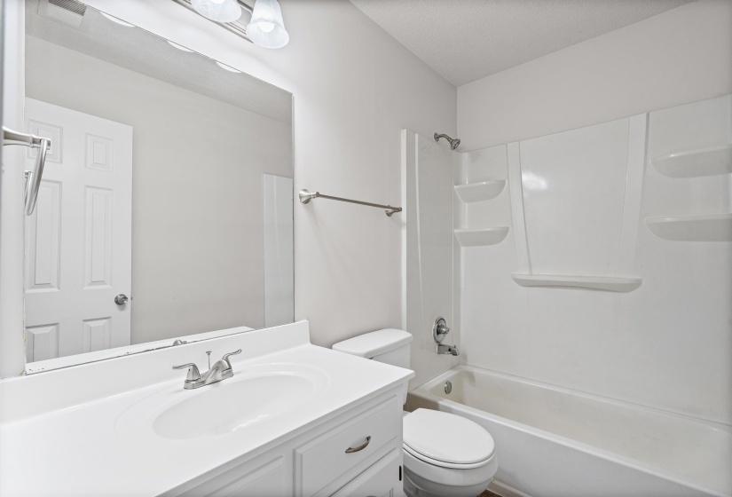 1417 HAWKCREST CV, Memphis, Tennessee 38016, 4 Bedroom Bedrooms, 7 Room Rooms,2.1 BathroomBathrooms,Residential,For Sale,HAWKCREST,0,10222684