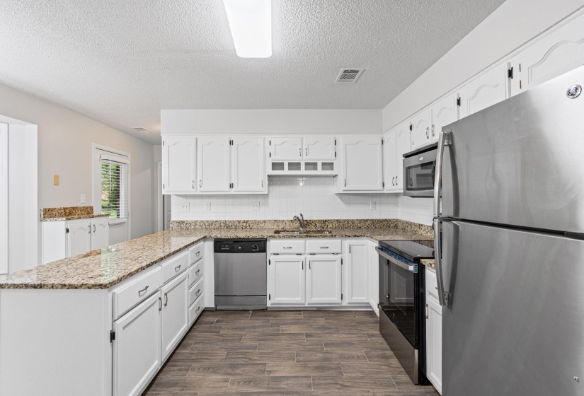 1417 HAWKCREST CV, Memphis, Tennessee 38016, 4 Bedroom Bedrooms, 7 Room Rooms,2.1 BathroomBathrooms,Residential,For Sale,HAWKCREST,0,10222684