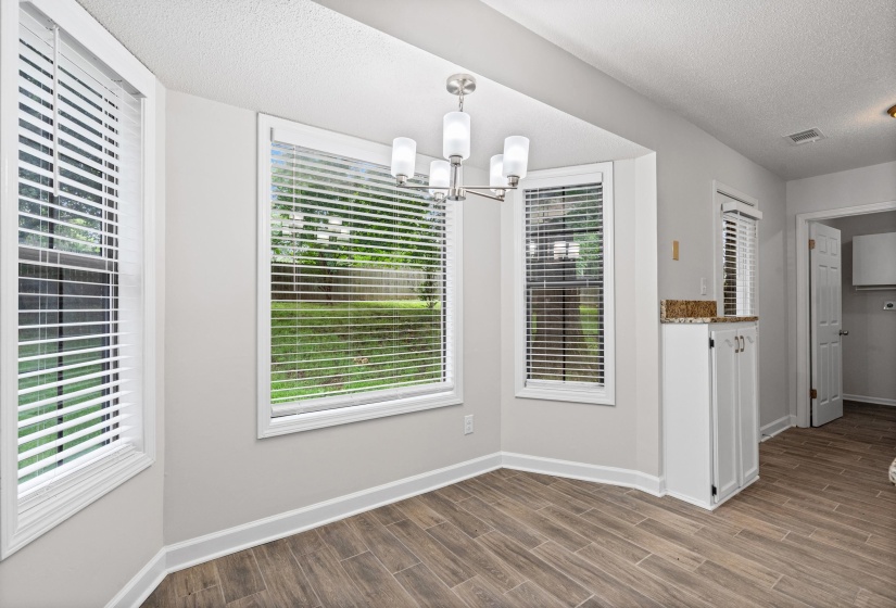 1417 HAWKCREST CV, Memphis, Tennessee 38016, 4 Bedroom Bedrooms, 7 Room Rooms,2.1 BathroomBathrooms,Residential,For Sale,HAWKCREST,0,10222684
