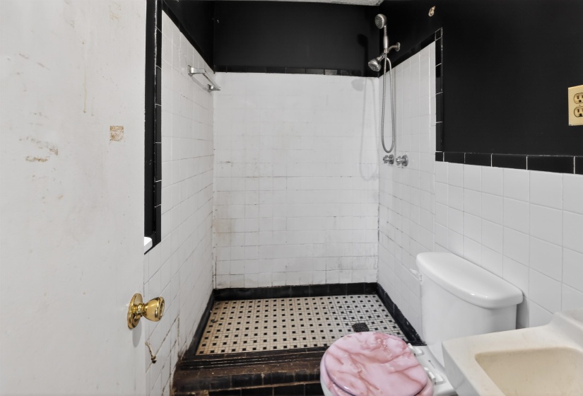 645 PARKROSE RD, Memphis, Tennessee 38109, 3 Bedroom Bedrooms, 6 Room Rooms,2 BathroomBathrooms,Residential,For Sale,PARKROSE,0,10222690