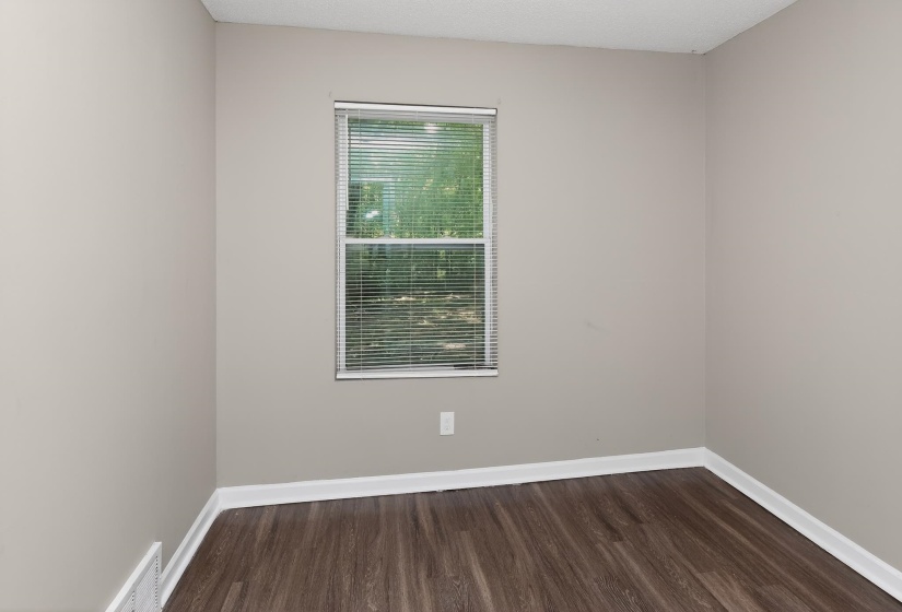 670 WHITEROCK AVE, Memphis, Tennessee 38109, 4 Bedroom Bedrooms, 4 Room Rooms,1.1 BathroomBathrooms,Residential,For Sale,WHITEROCK,0,10222693