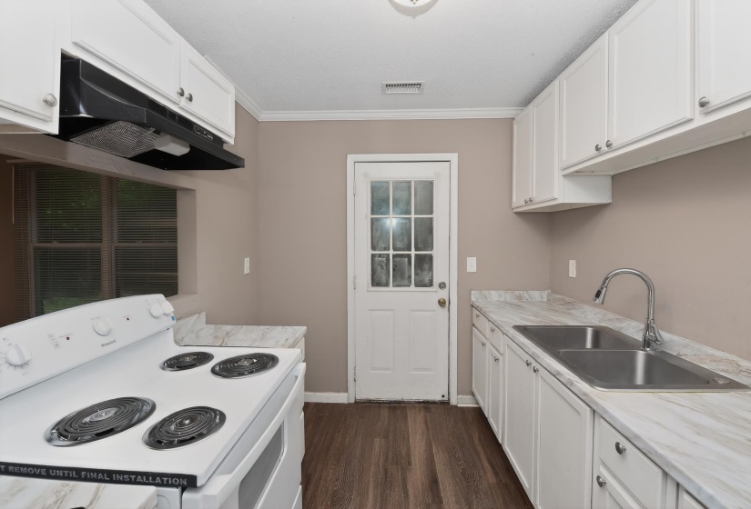 670 WHITEROCK AVE, Memphis, Tennessee 38109, 4 Bedroom Bedrooms, 4 Room Rooms,1.1 BathroomBathrooms,Residential,For Sale,WHITEROCK,0,10222693