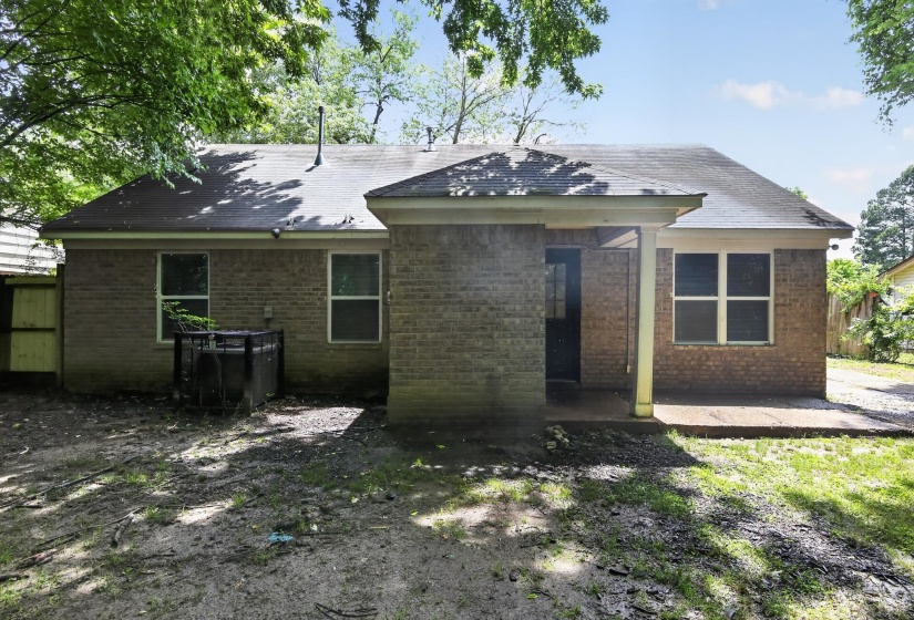 670 WHITEROCK AVE, Memphis, Tennessee 38109, 4 Bedroom Bedrooms, 4 Room Rooms,1.1 BathroomBathrooms,Residential,For Sale,WHITEROCK,0,10222693