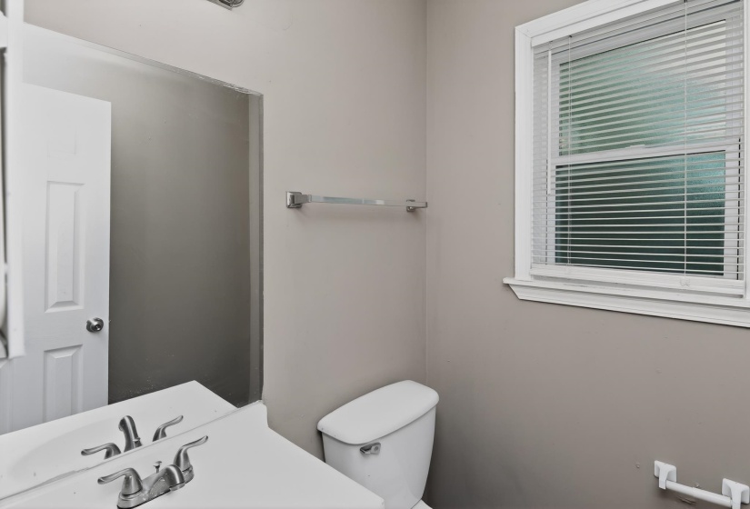 670 WHITEROCK AVE, Memphis, Tennessee 38109, 4 Bedroom Bedrooms, 4 Room Rooms,1.1 BathroomBathrooms,Residential,For Sale,WHITEROCK,0,10222693