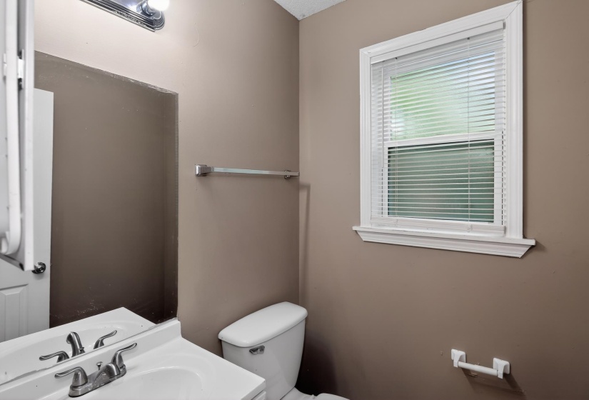 670 WHITEROCK AVE, Memphis, Tennessee 38109, 4 Bedroom Bedrooms, 4 Room Rooms,1.1 BathroomBathrooms,Residential,For Sale,WHITEROCK,0,10222693