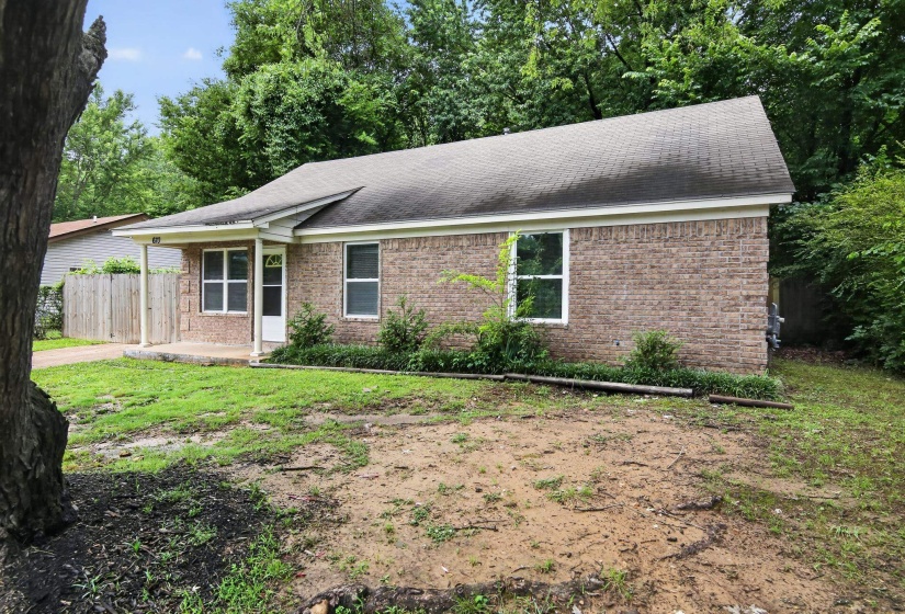 670 WHITEROCK AVE, Memphis, Tennessee 38109, 4 Bedroom Bedrooms, 4 Room Rooms,1.1 BathroomBathrooms,Residential,For Sale,WHITEROCK,0,10222693