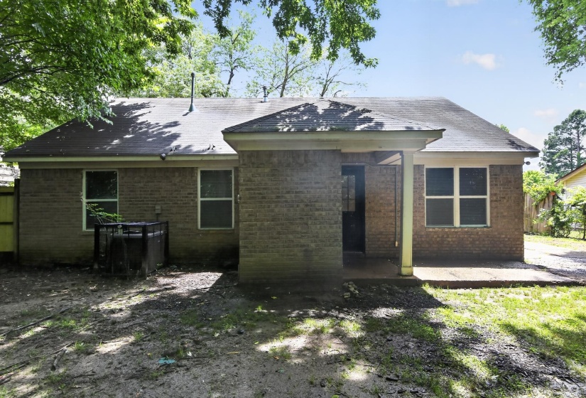 670 WHITEROCK AVE, Memphis, Tennessee 38109, 4 Bedroom Bedrooms, 4 Room Rooms,1.1 BathroomBathrooms,Residential,For Sale,WHITEROCK,0,10222693