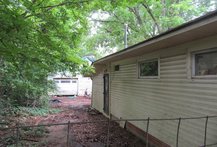 1655 PAULLUS AVE, Memphis, Tennessee 38127, 3 Bedrooms Bedrooms, 6 Rooms Rooms,1.1 BathroomsBathrooms,Residential,For Sale,PAULLUS,10222703