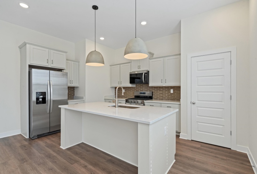 8 TULIP CV, Munford, Tennessee 38058, 5 Bedroom Bedrooms, 7 Room Rooms,2.1 BathroomBathrooms,Residential,For Sale,TULIP,0,10222704