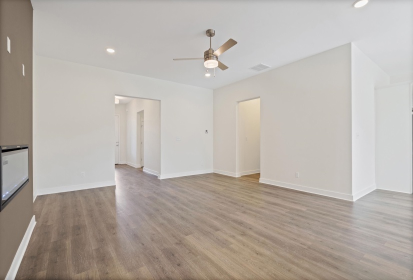 8 TULIP CV, Munford, Tennessee 38058, 5 Bedroom Bedrooms, 7 Room Rooms,2.1 BathroomBathrooms,Residential,For Sale,TULIP,0,10222704