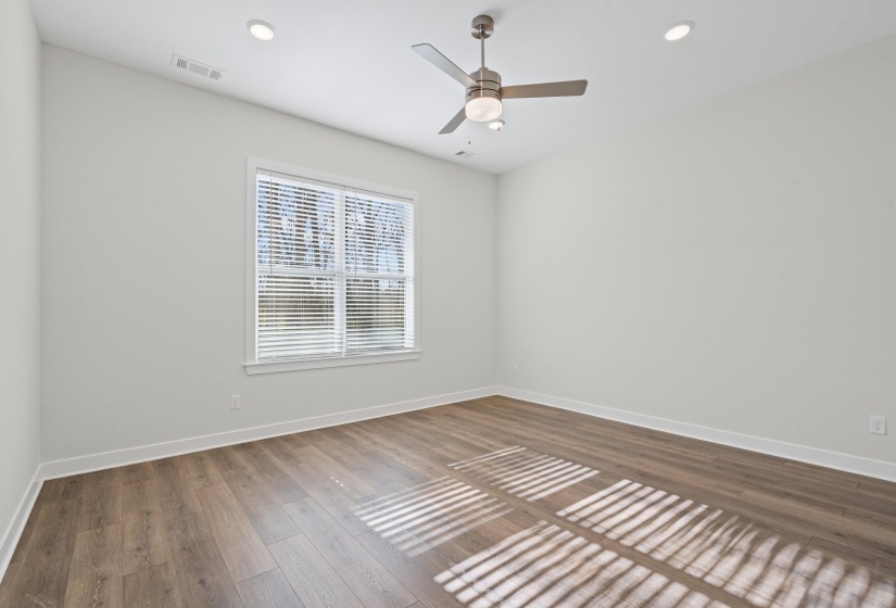8 TULIP CV, Munford, Tennessee 38058, 5 Bedroom Bedrooms, 7 Room Rooms,2.1 BathroomBathrooms,Residential,For Sale,TULIP,0,10222704