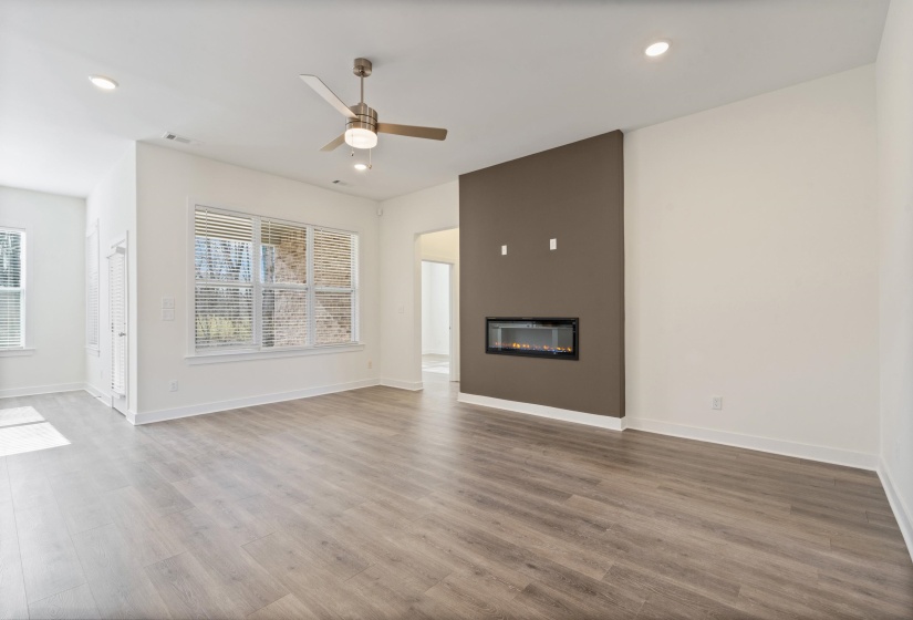 8 TULIP CV, Munford, Tennessee 38058, 5 Bedroom Bedrooms, 7 Room Rooms,2.1 BathroomBathrooms,Residential,For Sale,TULIP,0,10222704