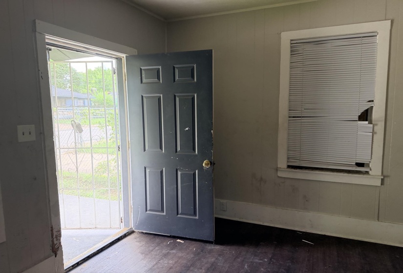 2323 SHASTA AVE, Memphis, Tennessee 38108, 3 Bedrooms Bedrooms, 5 Rooms Rooms,1 BathroomBathrooms,Residential,For Sale,SHASTA,10222708