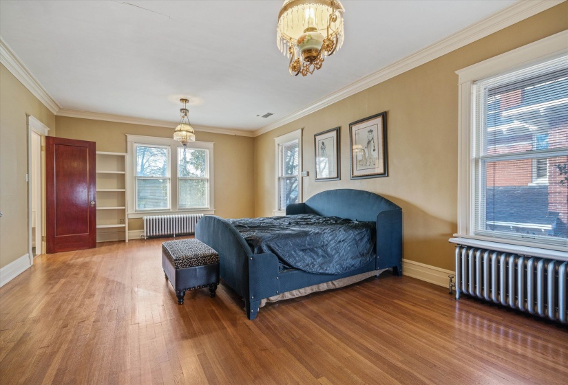 204 STONEWALL ST, Memphis, Tennessee 38112, 4 Bedrooms Bedrooms, 10 Rooms Rooms,3.1 BathroomsBathrooms,Residential,For Sale,STONEWALL,10222711