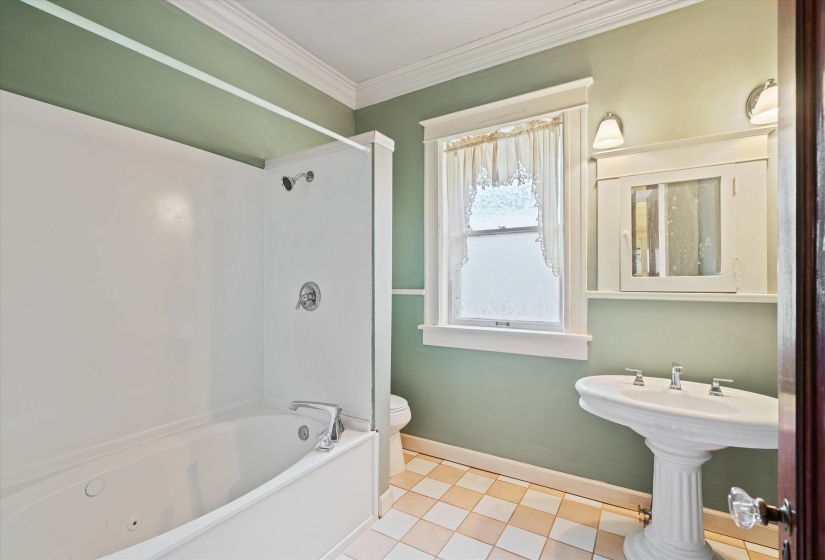 204 STONEWALL ST, Memphis, Tennessee 38112, 4 Bedrooms Bedrooms, 10 Rooms Rooms,3.1 BathroomsBathrooms,Residential,For Sale,STONEWALL,10222711