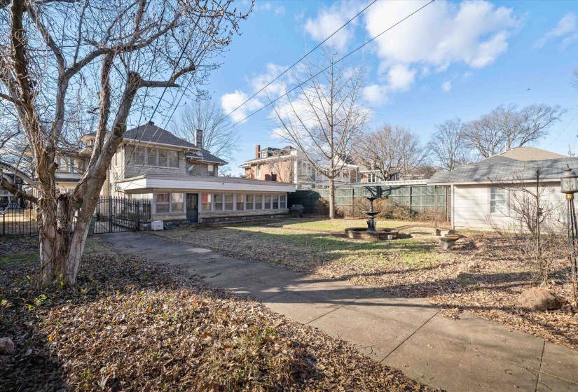 204 STONEWALL ST, Memphis, Tennessee 38112, 4 Bedrooms Bedrooms, 10 Rooms Rooms,3.1 BathroomsBathrooms,Residential,For Sale,STONEWALL,10222711