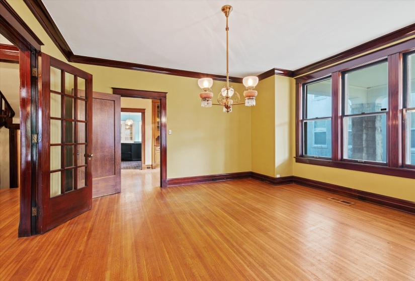 204 STONEWALL ST, Memphis, Tennessee 38112, 4 Bedrooms Bedrooms, 10 Rooms Rooms,3.1 BathroomsBathrooms,Residential,For Sale,STONEWALL,10222711