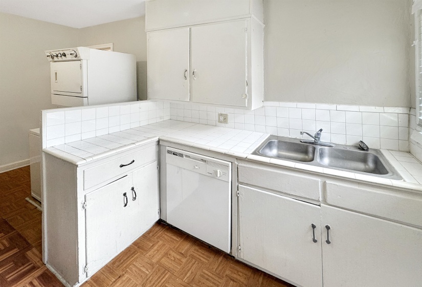 378 WILLETT ST, Memphis, Tennessee 38112, 1 Bedroom Bedrooms, ,1 BathroomBathrooms,Duplexes,For Sale,WILLETT,10222762