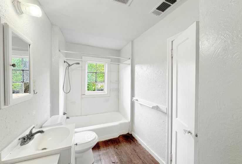 378 WILLETT ST, Memphis, Tennessee 38112, 1 Bedroom Bedrooms, ,1 BathroomBathrooms,Duplexes,For Sale,WILLETT,10222762