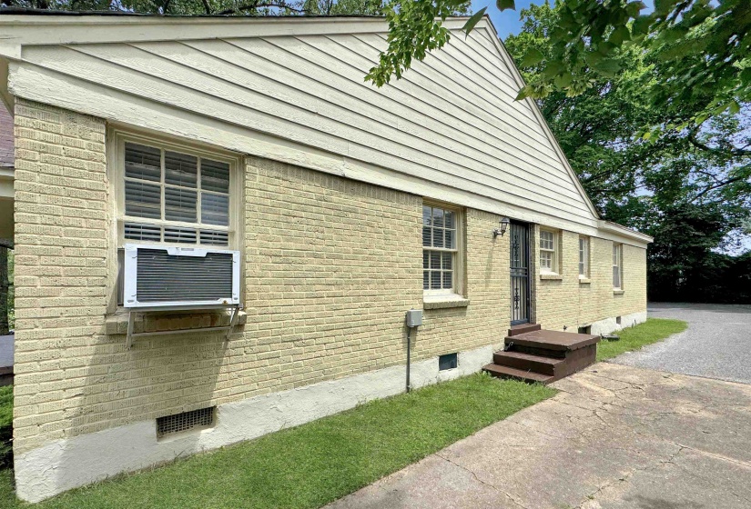 378 WILLETT ST, Memphis, Tennessee 38112, 1 Bedroom Bedrooms, ,1 BathroomBathrooms,Duplexes,For Sale,WILLETT,10222762