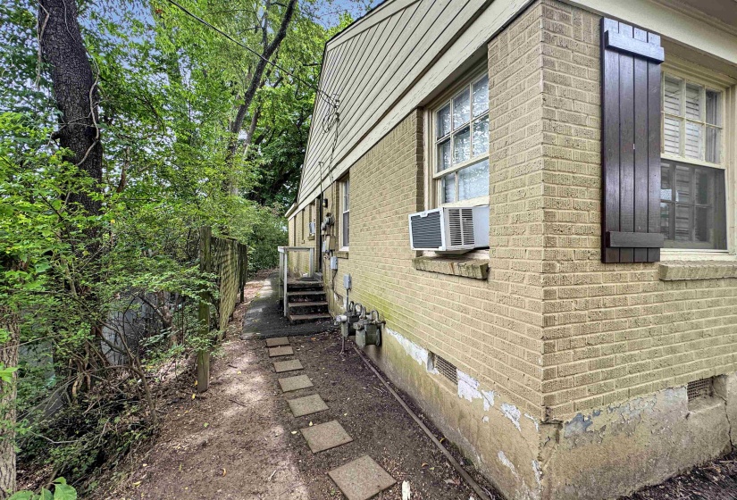378 WILLETT ST, Memphis, Tennessee 38112, 1 Bedroom Bedrooms, ,1 BathroomBathrooms,Duplexes,For Sale,WILLETT,10222762