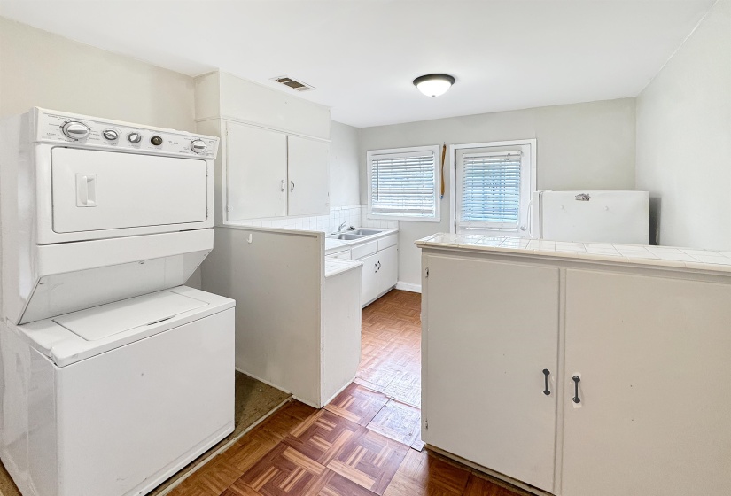 378 WILLETT ST, Memphis, Tennessee 38112, 1 Bedroom Bedrooms, ,1 BathroomBathrooms,Duplexes,For Sale,WILLETT,10222762