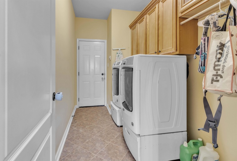310 WHISPERING MEADOWS DR, Oakland, Tennessee 38060, 5 Bedroom Bedrooms, 9 Room Rooms,3 BathroomBathrooms,Residential,For Sale,WHISPERING MEADOWS,0,10222725