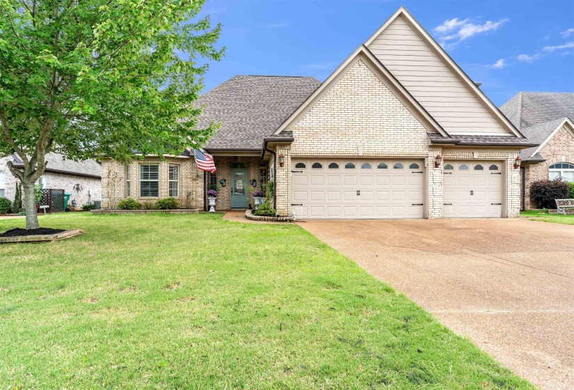 310 WHISPERING MEADOWS DR, Oakland, Tennessee 38060, 5 Bedroom Bedrooms, 9 Room Rooms,3 BathroomBathrooms,Residential,For Sale,WHISPERING MEADOWS,0,10222725