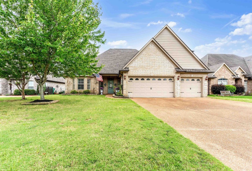 310 WHISPERING MEADOWS DR, Oakland, Tennessee 38060, 5 Bedroom Bedrooms, 9 Room Rooms,3 BathroomBathrooms,Residential,For Sale,WHISPERING MEADOWS,0,10222725