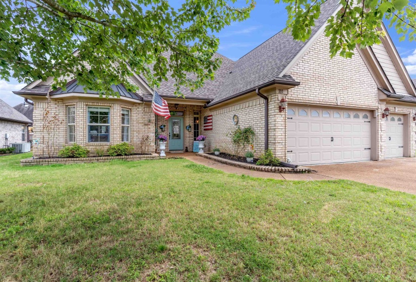 310 WHISPERING MEADOWS DR, Oakland, Tennessee 38060, 5 Bedroom Bedrooms, 9 Room Rooms,3 BathroomBathrooms,Residential,For Sale,WHISPERING MEADOWS,0,10222725