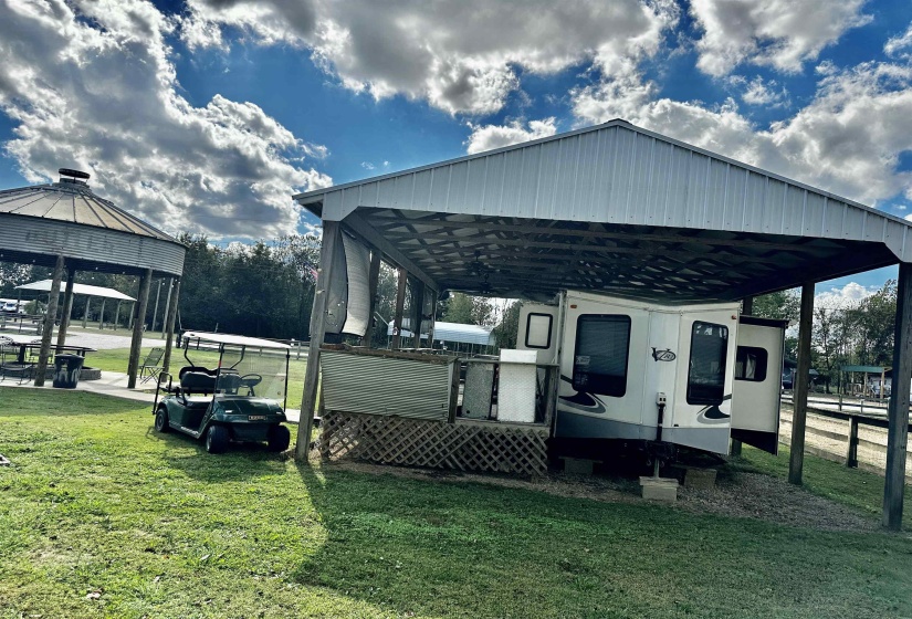 3060 CATFISH LN, Crump, Tennessee 38327, 1 Bedroom Bedrooms, 4 Room Rooms,1 BathroomBathrooms,Residential,For Sale,CATFISH,0,10222727