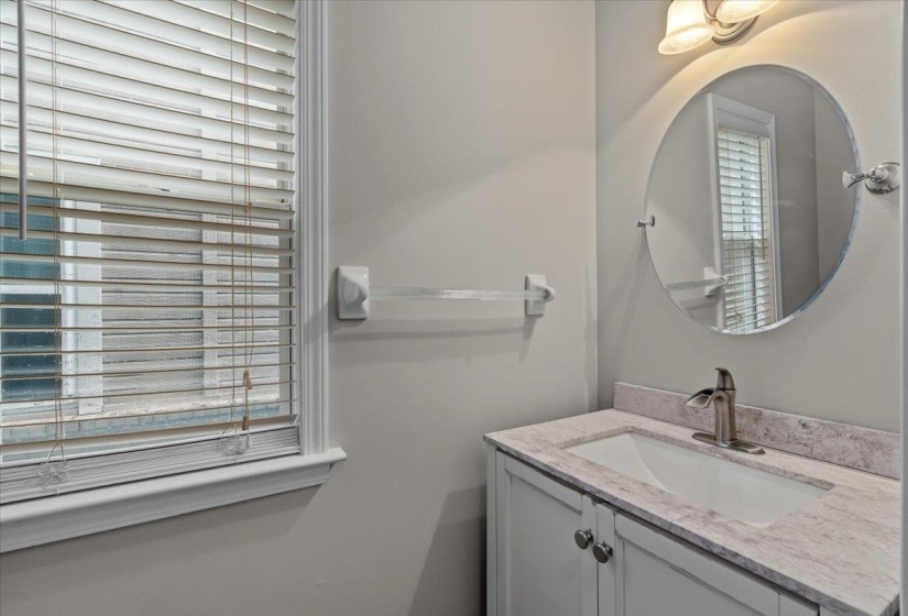 1201 MISTY ISLE DR, Memphis, Tennessee 38103, 3 Bedrooms Bedrooms, 6 Rooms Rooms,2.1 BathroomsBathrooms,Residential,For Sale,MISTY ISLE,10222753