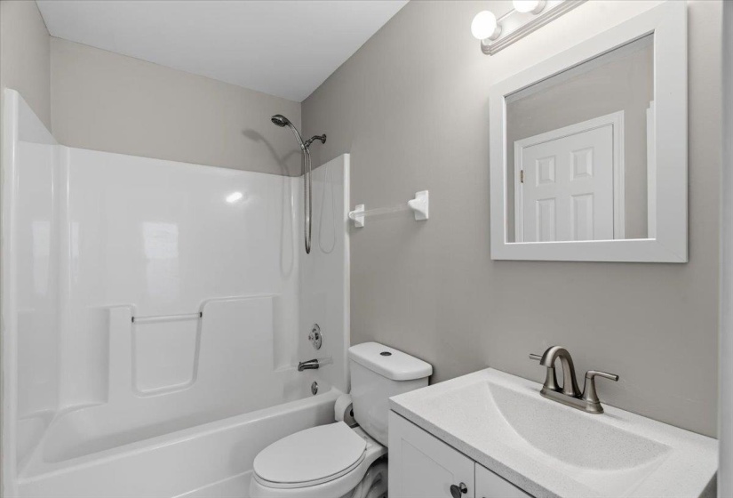 1201 MISTY ISLE DR, Memphis, Tennessee 38103, 3 Bedrooms Bedrooms, 6 Rooms Rooms,2.1 BathroomsBathrooms,Residential,For Sale,MISTY ISLE,10222753
