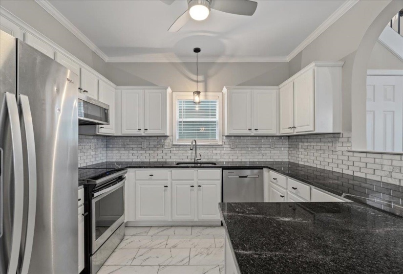 1201 MISTY ISLE DR, Memphis, Tennessee 38103, 3 Bedrooms Bedrooms, 6 Rooms Rooms,2.1 BathroomsBathrooms,Residential,For Sale,MISTY ISLE,10222753