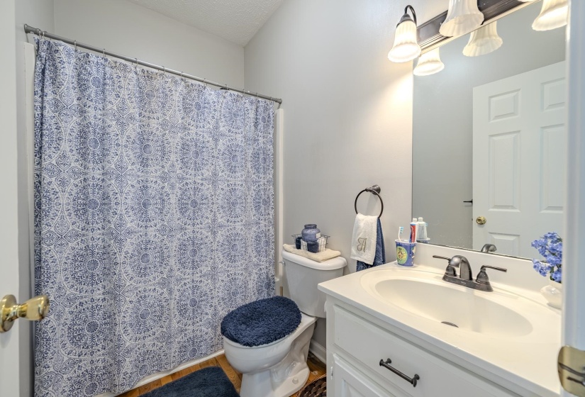 135 BETSY DR, Savannah, Tennessee 38372, 3 Bedrooms Bedrooms, 8 Rooms Rooms,2 BathroomsBathrooms,Residential,For Sale,BETSY,10222757